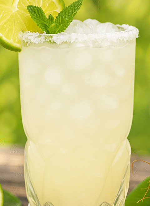 FINS UP FOR THE COASTAL COCKTAIL
